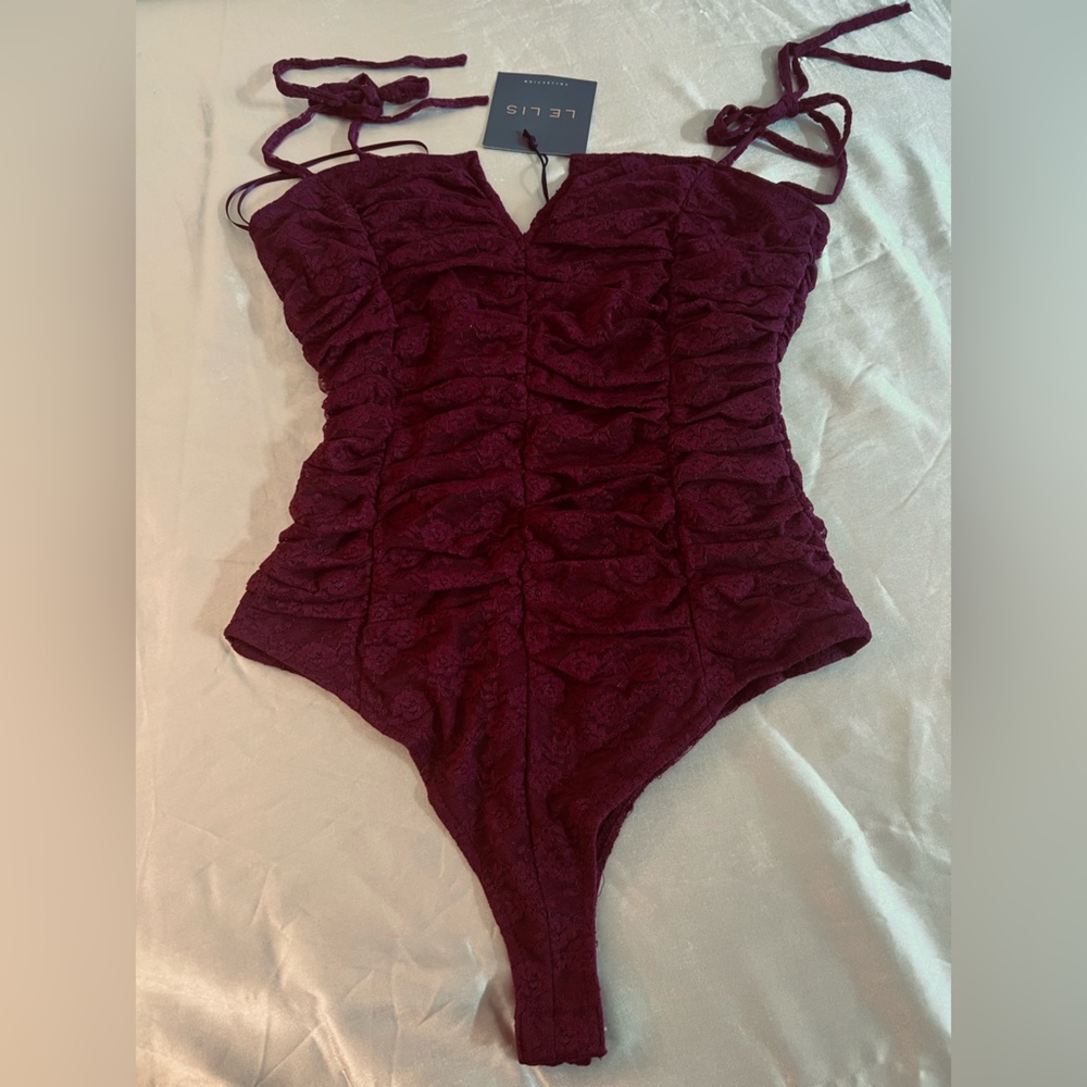 Gorgeous Le Lis Ruched Lace Bodysuit NWT Size S Maroon Burgundy